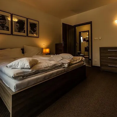 Mucha Апартаменты